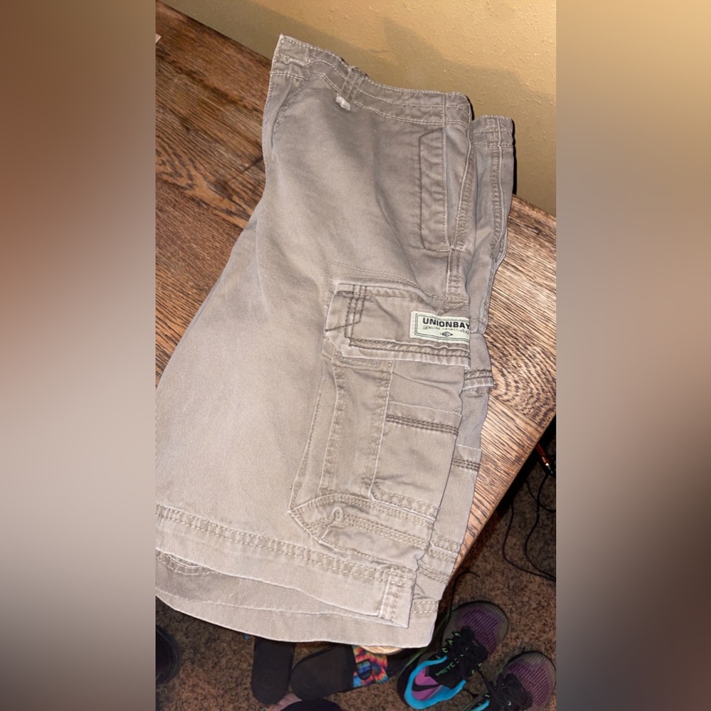 Men’s cargo shorts